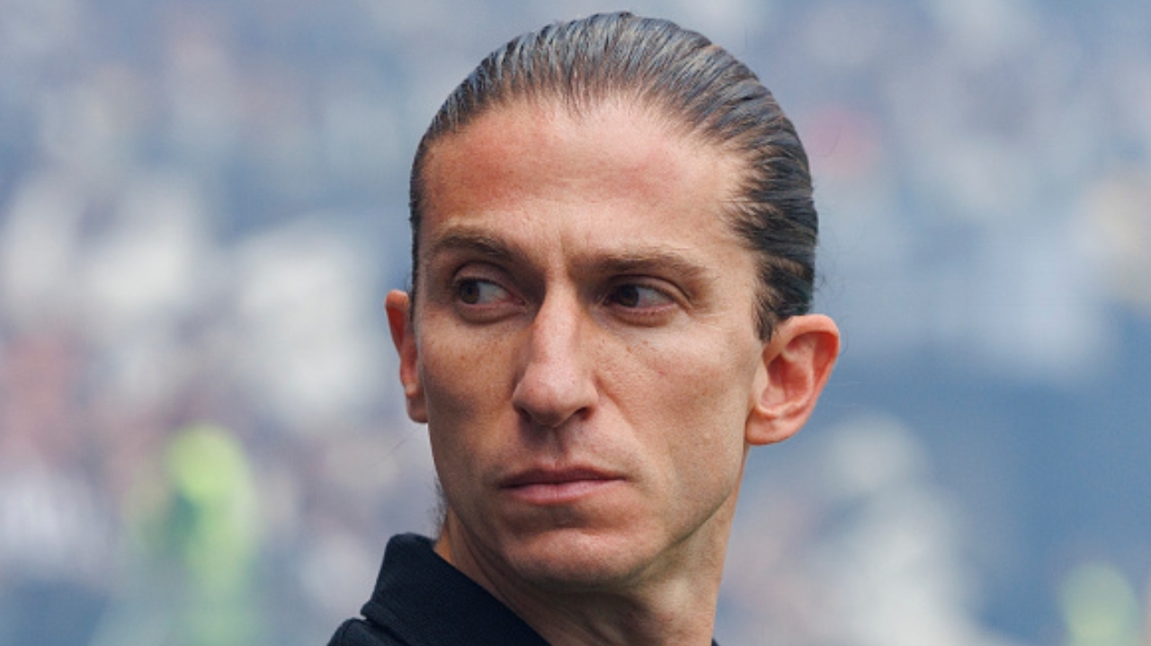 Filipe Luís não pensa em deixar o Flamengo por Seleção Brasileira