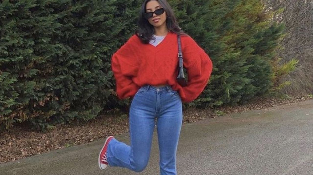 Calça jeans estilo flare é a nova queridinha do momento