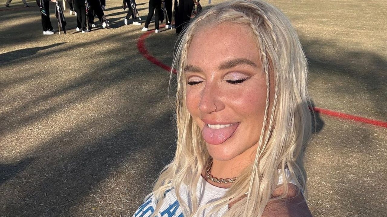 Kesha pega fãs de surpresa ao anunciar novo álbum independente