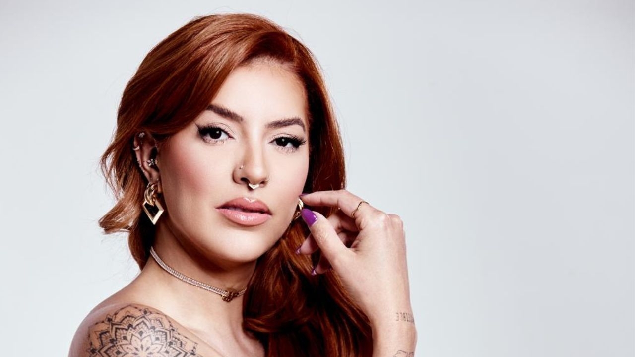 Just Paulinha transforma o mercado de piercings com técnica exclusiva de Visagismo de Orelha