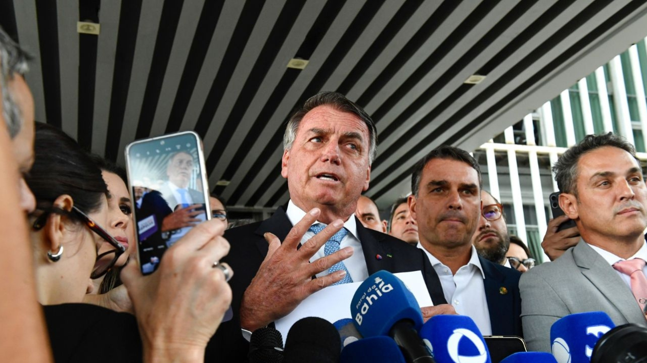 Caso da vacina: Moraes arquiva investigação contra Bolsonaro