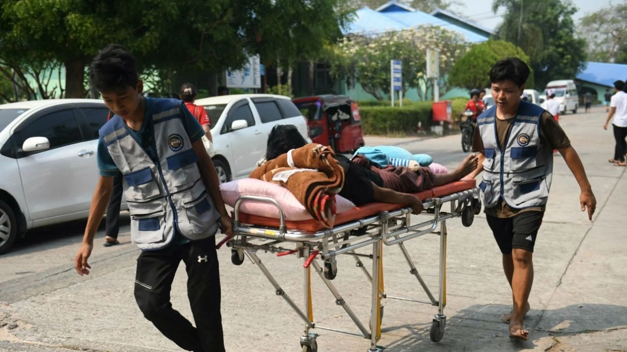 China: Terremoto de Mianmar causa danos em moradias