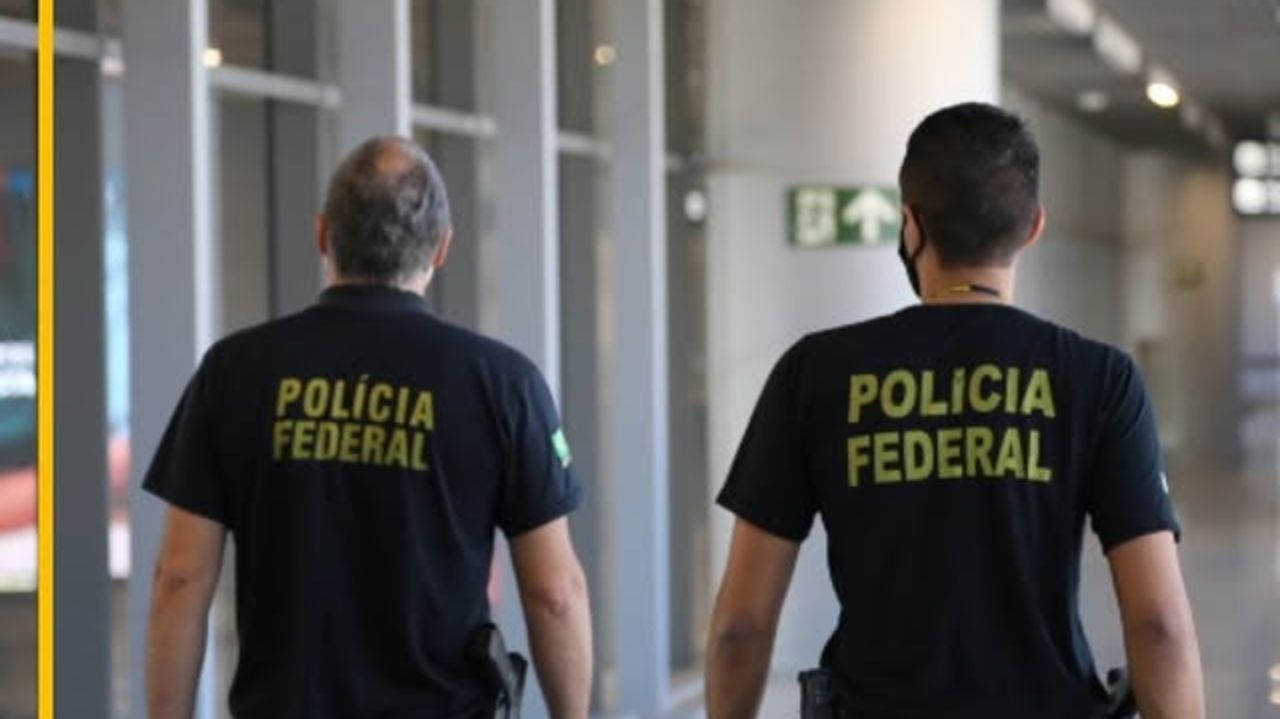 Brasileiro tenta abrir porta de voo e é preso em São Paulo