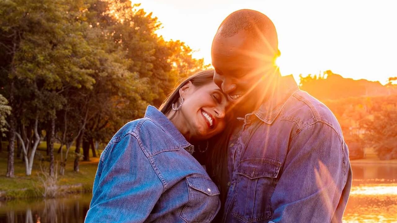 Thiaguinho e Carol Peixinho anunciam primeira gravidez: “Nosso amor transbordou”