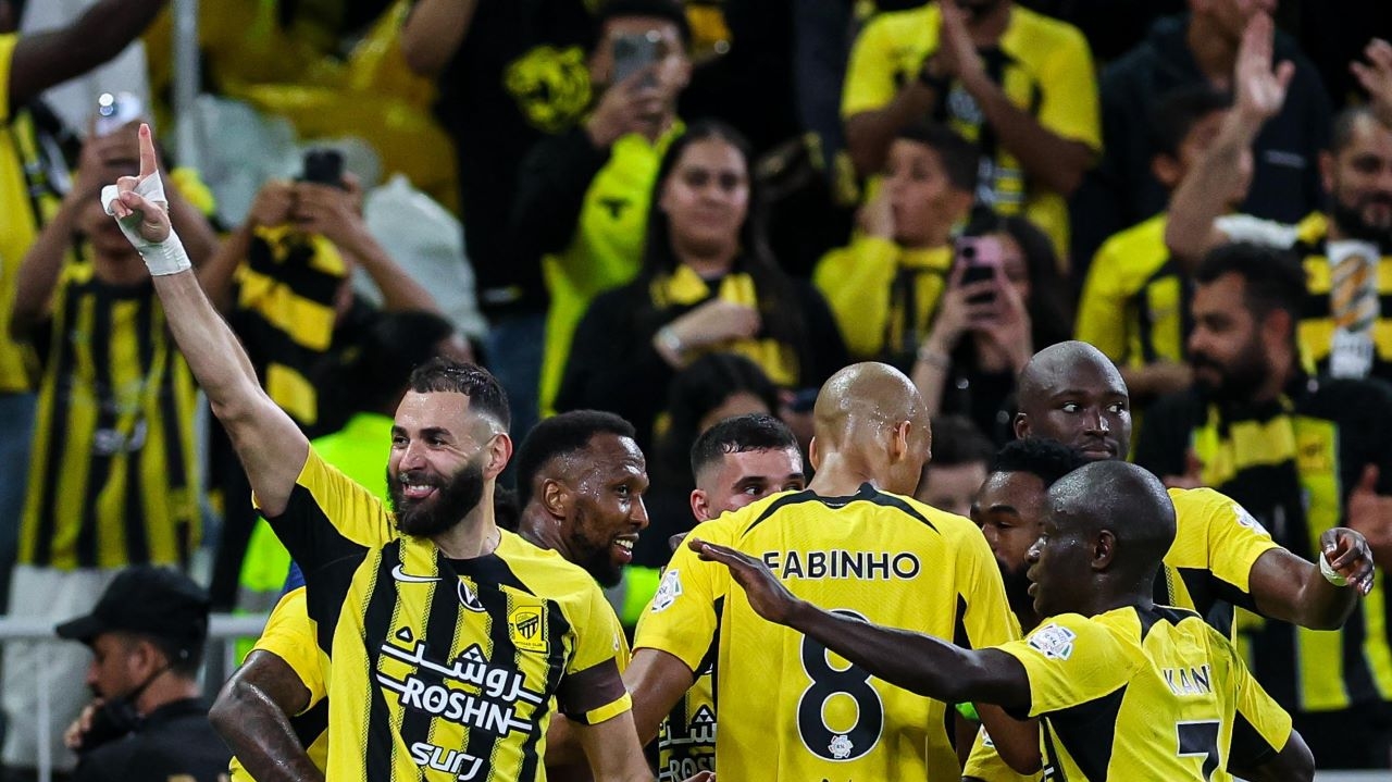 Kanté desperta interesse de clubes europeus