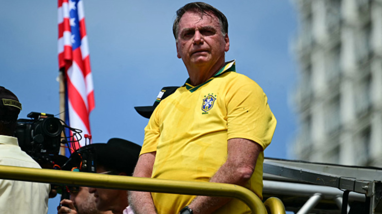 Bolsonaro ironiza Moraes e Lula em publicação no “Dia da Mentira”