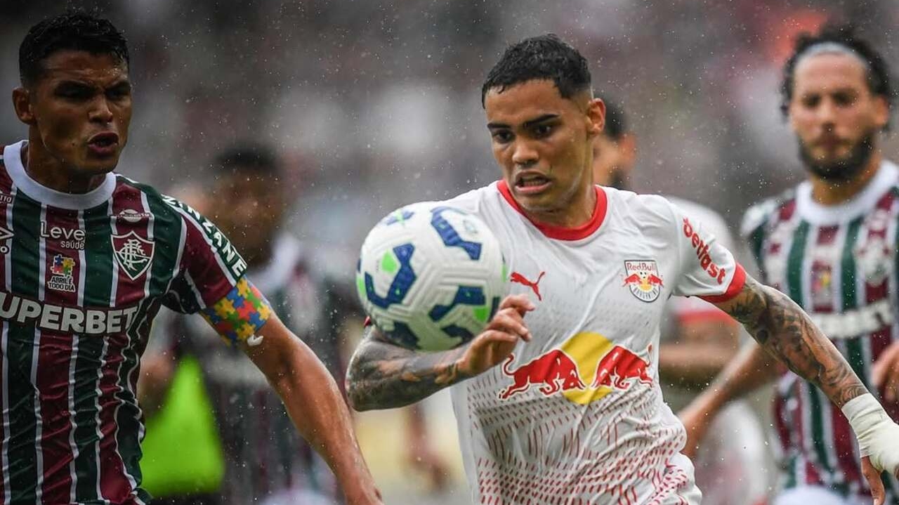 Fluminense vence o Bragantino no Maracanã na estreia de Renato Gaúcho à frente do time