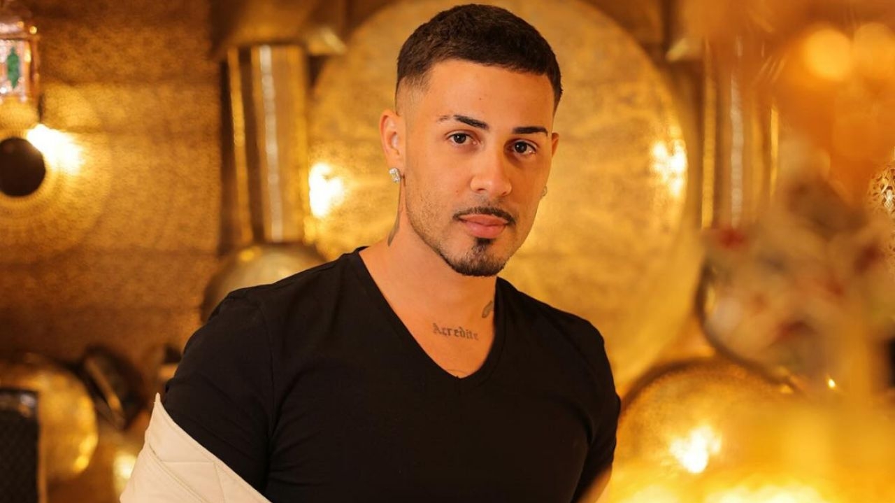 Carlinhos Maia investe em novo automovel de luxo