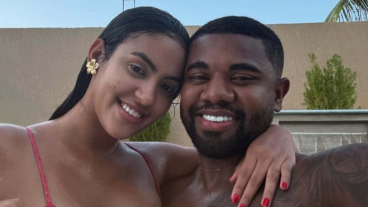 Davi Brito anuncia que será pai em live no Instagram: “Papai calabreso”