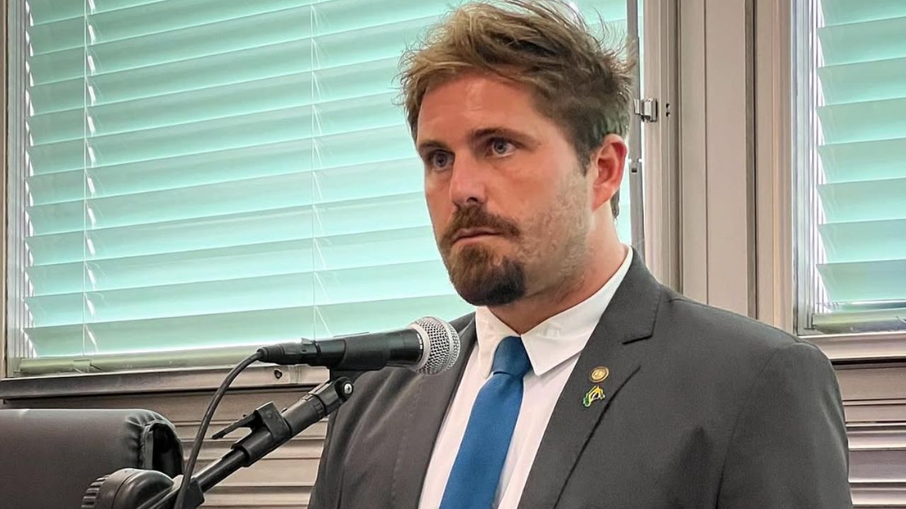 Thiago Gagliasso lamenta não poder abraçar o irmão que fez aniversario