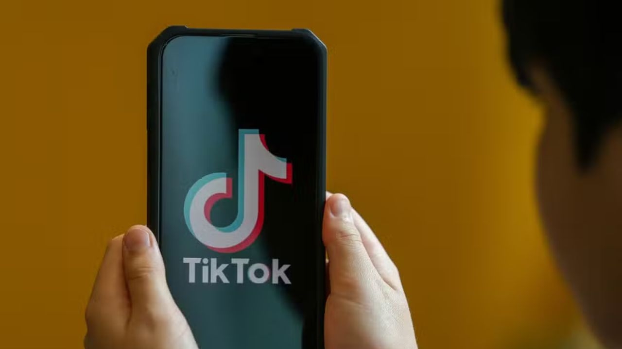 TikTok será notificado pela polícia após “desafio do desodorante” levar criança à morte