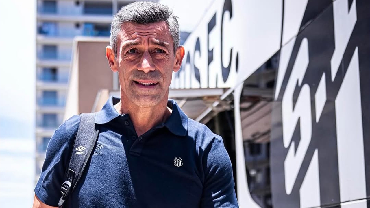 Santos demite treinador Pedro Caixinha após derrota no Maracanã