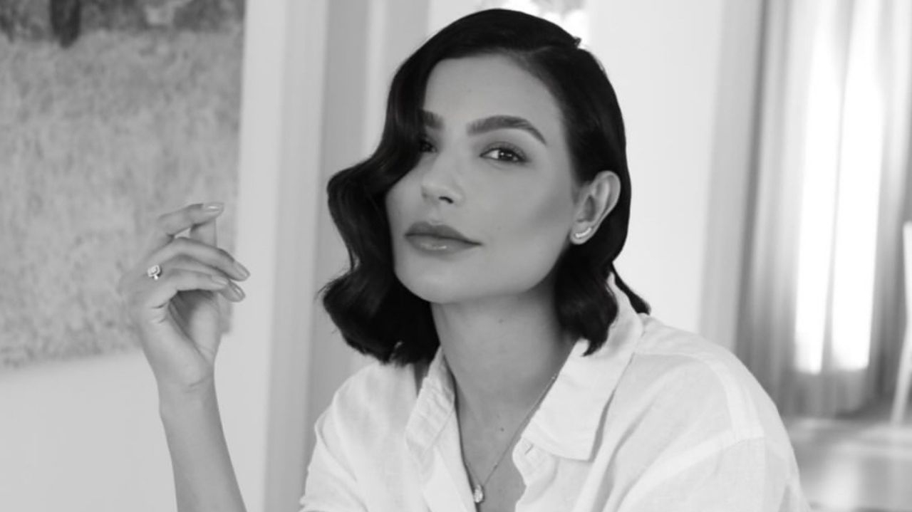 Cíntia Chagas anuncia leilão de vestido que usou em seu casamento com o deputado Lucas Bove