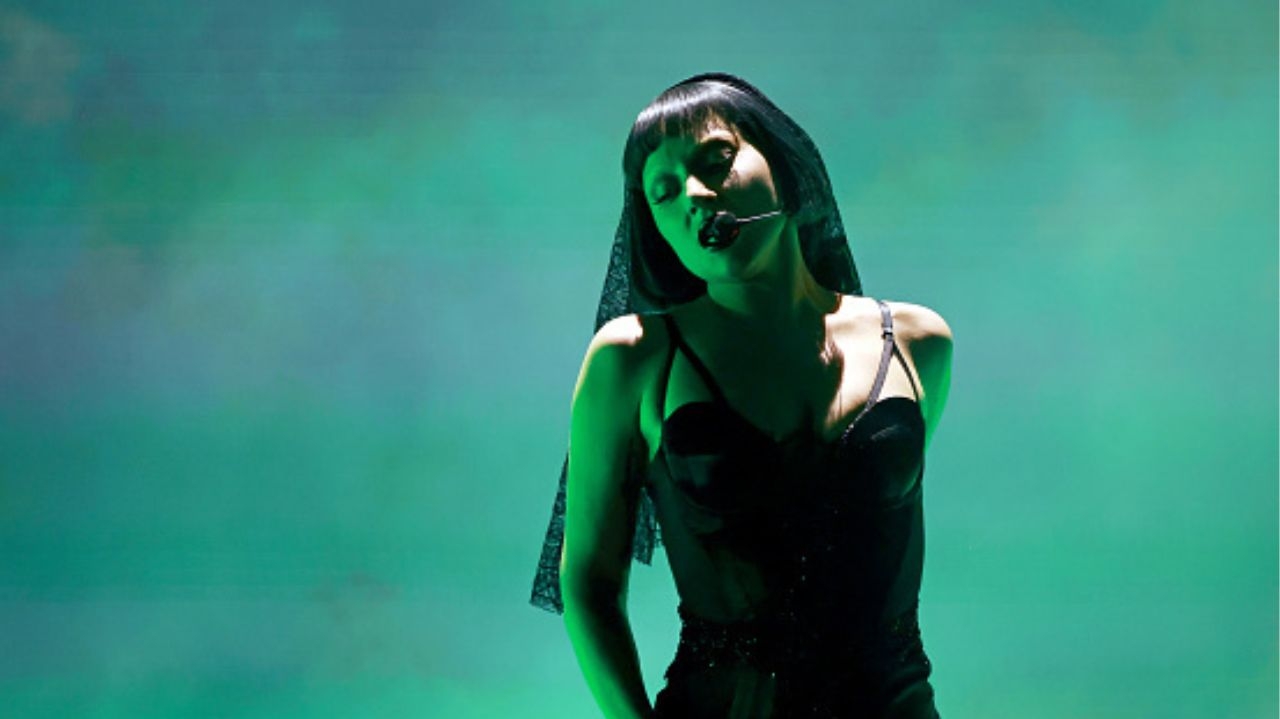 Lady Gaga dribla falha técnica e brilha no Coachella com profissionalismo e bom humor