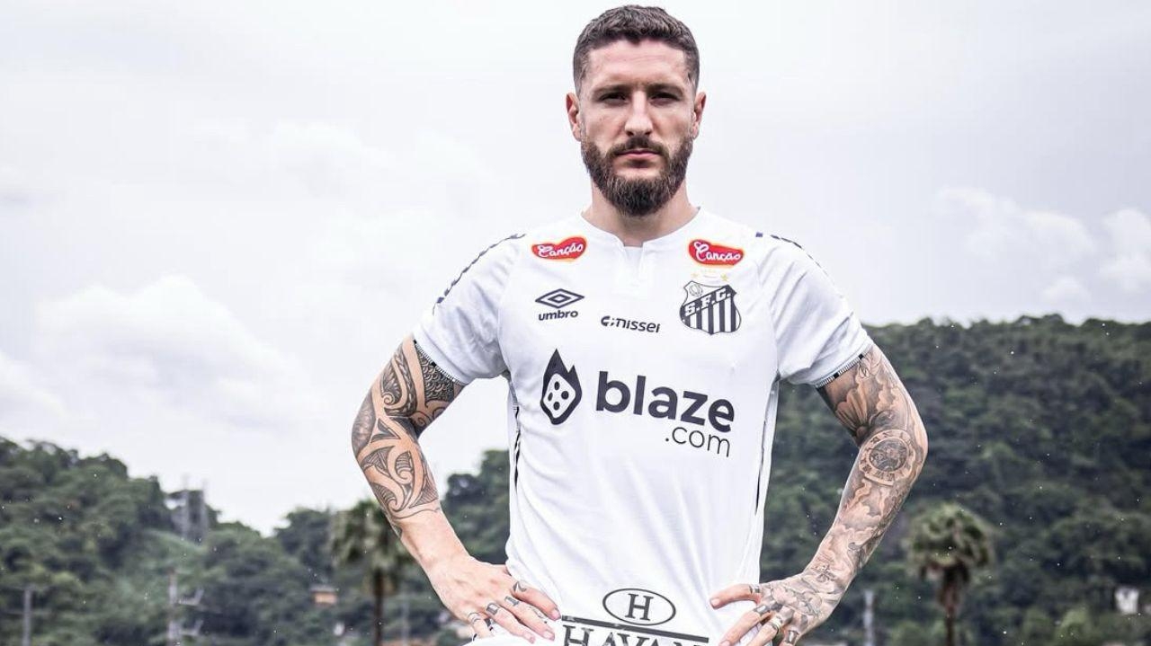 Zé Rafael avança na recuperação e fica à disposição do Santos