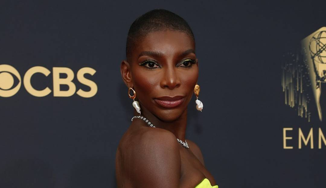 Michaela Coel é a primeira mulher negra a ganhar  Emmy de melhor roteirista