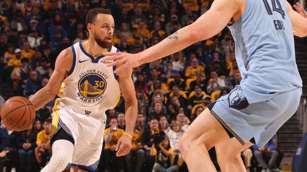 Mesmo com derrota dos Warriors, Stephen Curry bate recorde na NBA