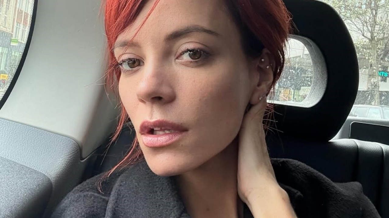 Fãs se surpreendem com possível novo álbum de Lily Allen para 2025