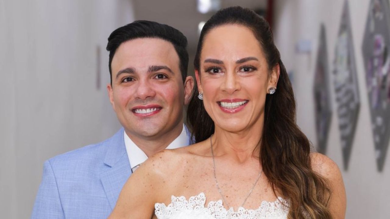 Silvia Abravanel e Gustavo Moura selam união em cerimônia íntima em São Paulo