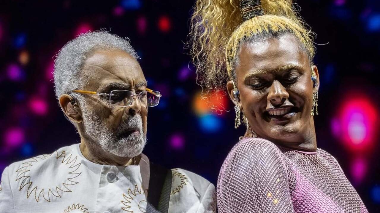 Gilberto Gil e Liniker encantam público em show da turnê “Tempo Rei”