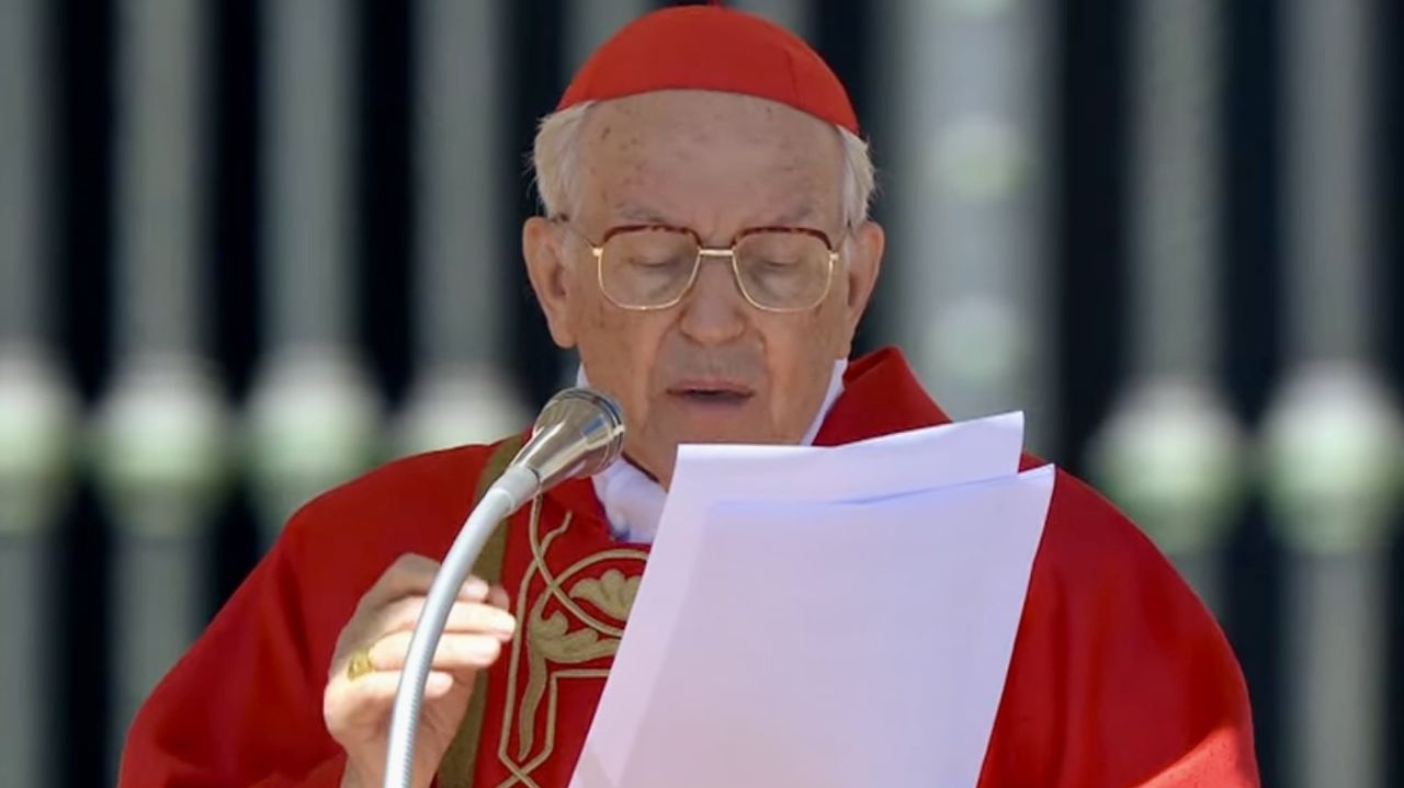 Cardeal italiano destaca pedidos por paz mundial feitos pelo Papa Francisco em missa