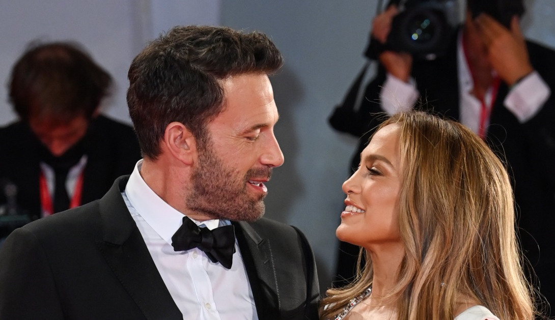 Ben Affleck elogia Jennifer Lopez: “/Só posso ficar ao lado e admirar”/