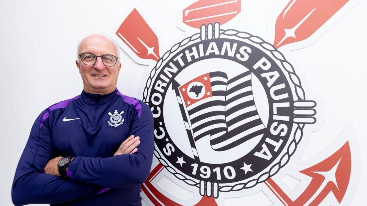 Dorival é oficialmente anunciado no Corinthians e comanda seu primeiro treino
