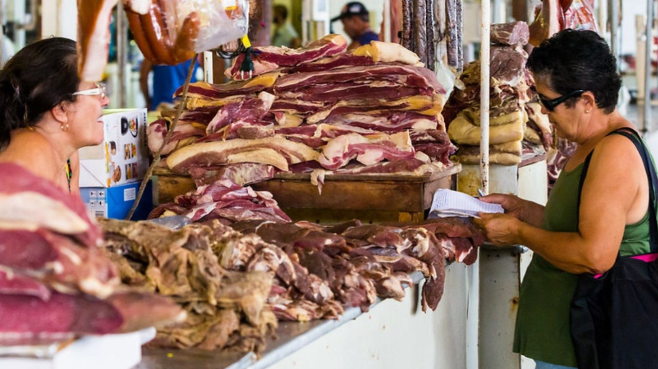 Alta nas exportações elevam preços da carne nos supermercados brasileiros