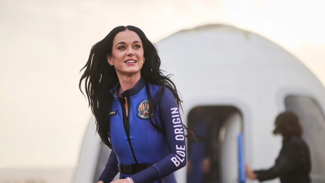 Katy Perry responde às críticas sobre o voo espacial