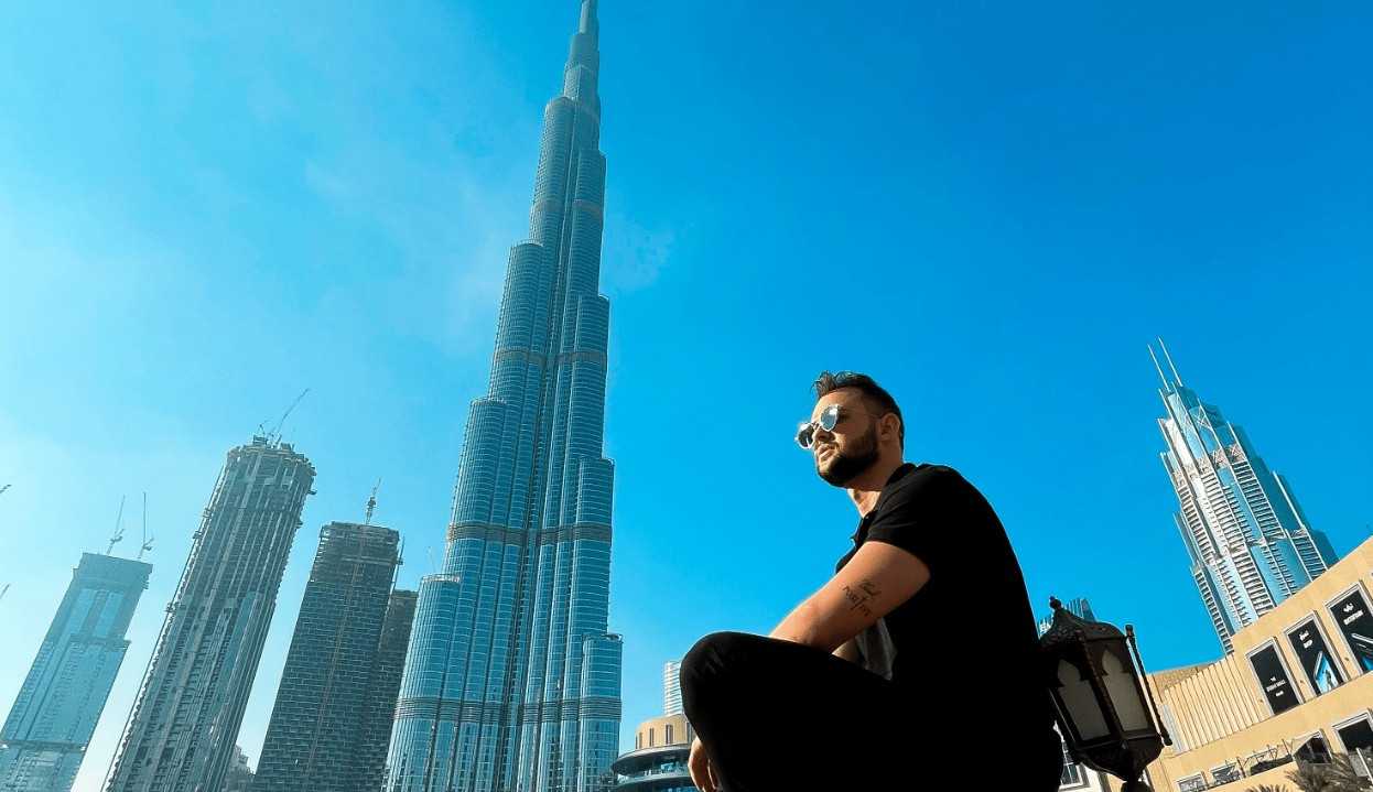 Lineker Pires conta como está sendo a experiência de morar nos Emirados Árabes