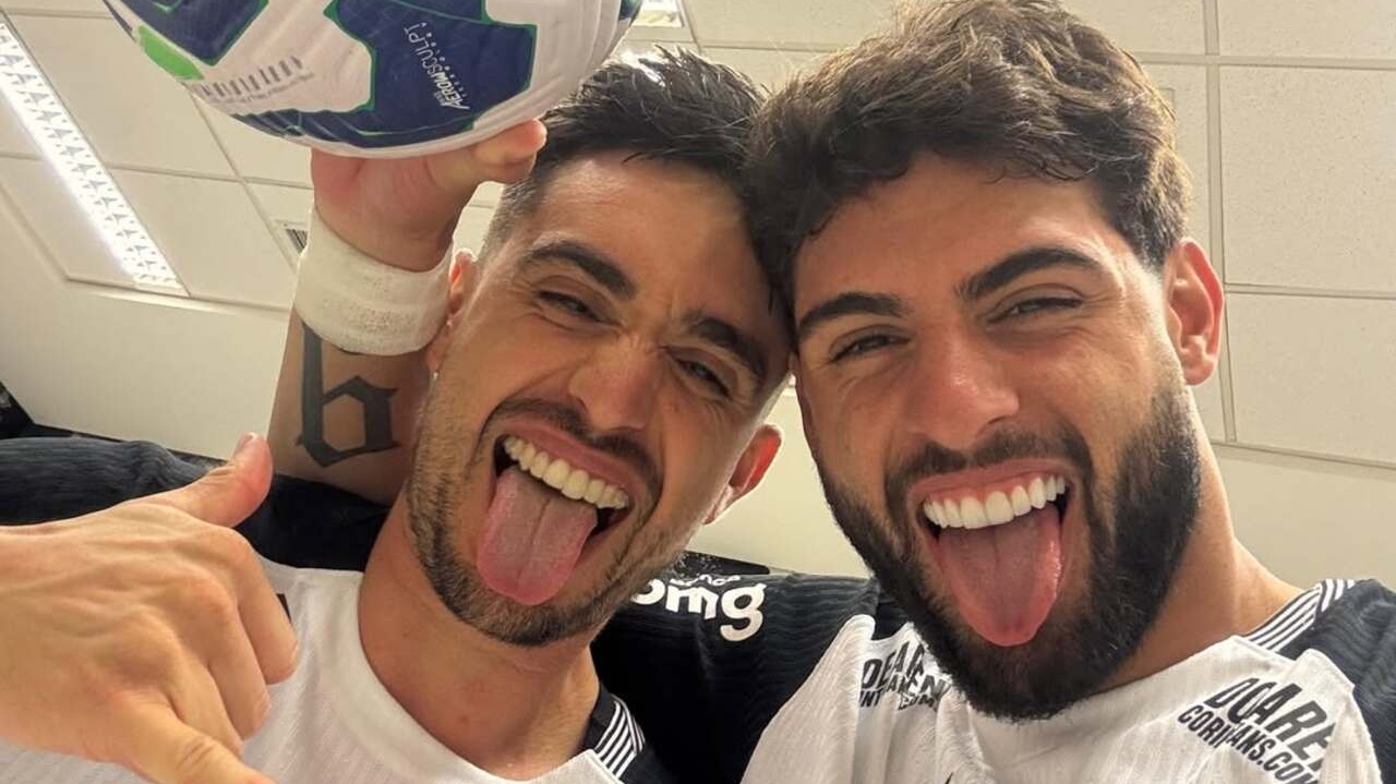 Corinthians bate o Internacional após gols anulados e virada no primeiro tempo