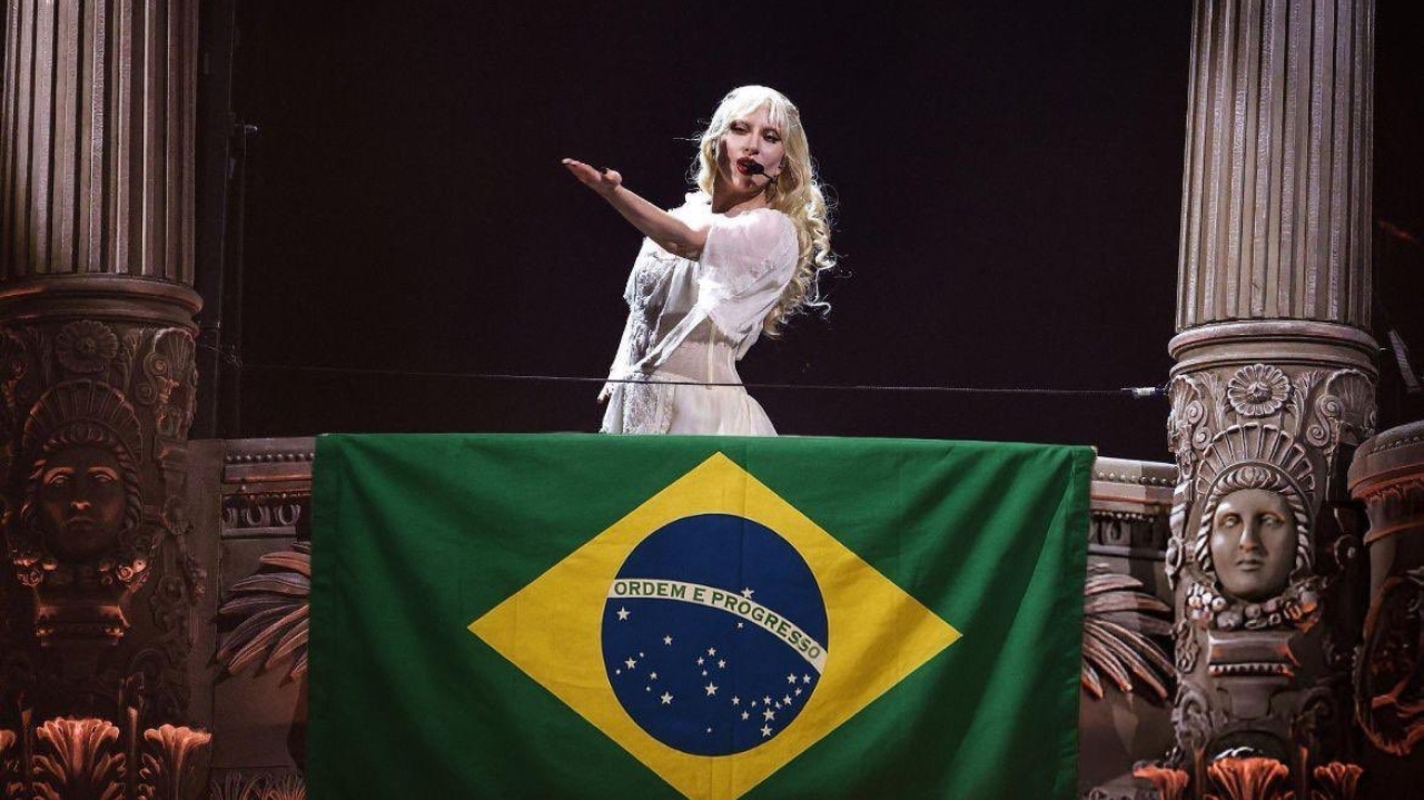 Lady Gaga atrai 2,1 milhões de fãs em show histórico em Copacabana