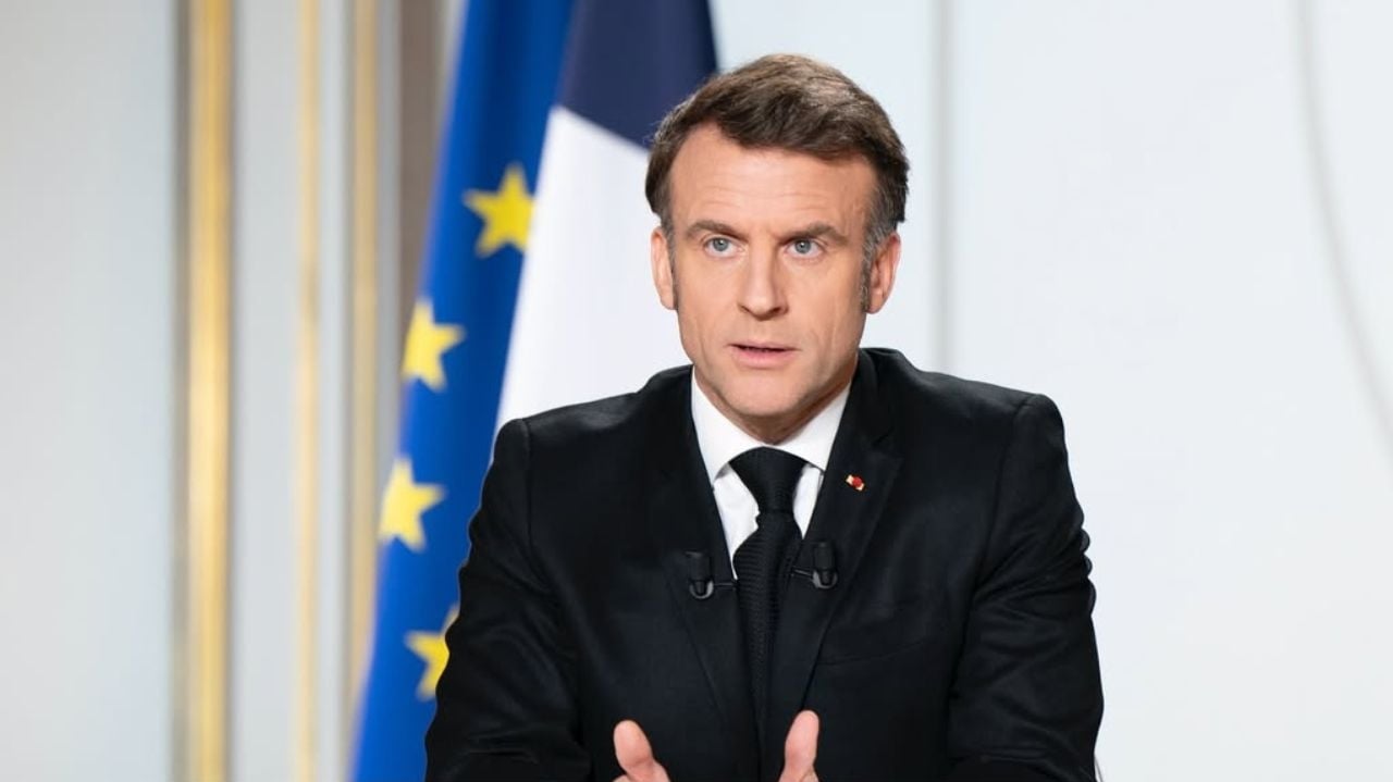 Presença de Macron em Roma aumenta suspeitas na escolha de novo papa