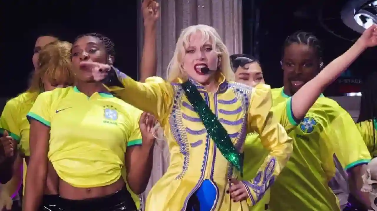 Lady Gaga agradece aos fãs após show histórico em Copacabana
