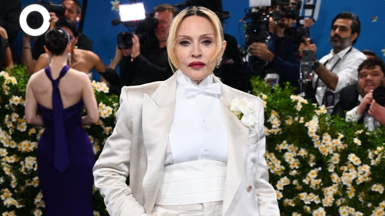 Madonna apresenta alfaiataria e charuto em Met Gala