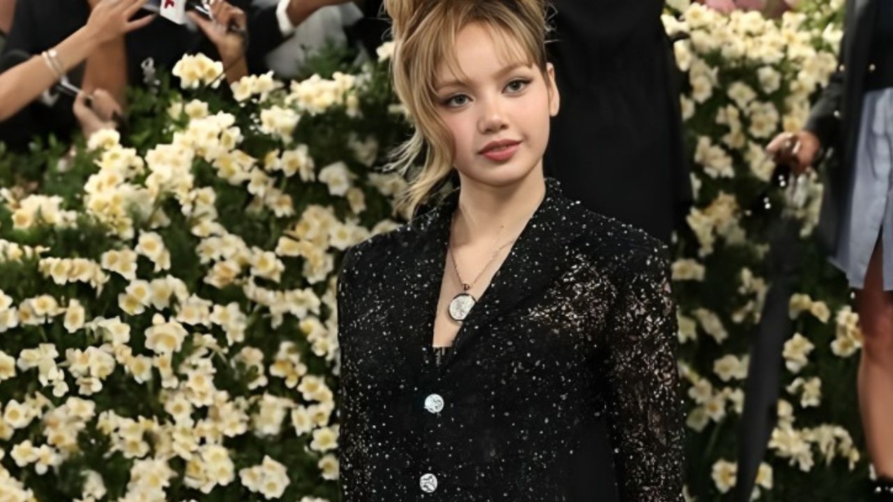 Met Gala 2025: Lisa faz história com detalhe em seu look Louis Vuitton