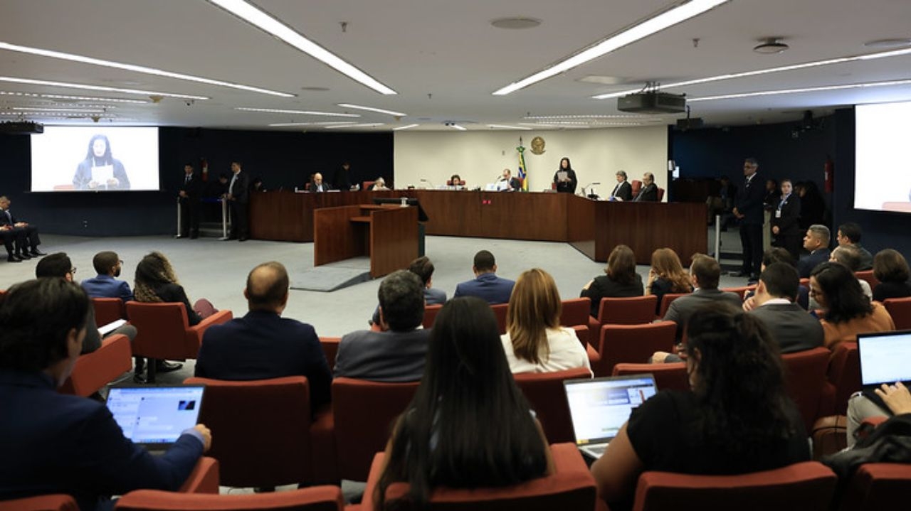 STF torna mais sete denunciados em réus por tentativa de golpe de Estado no Brasil