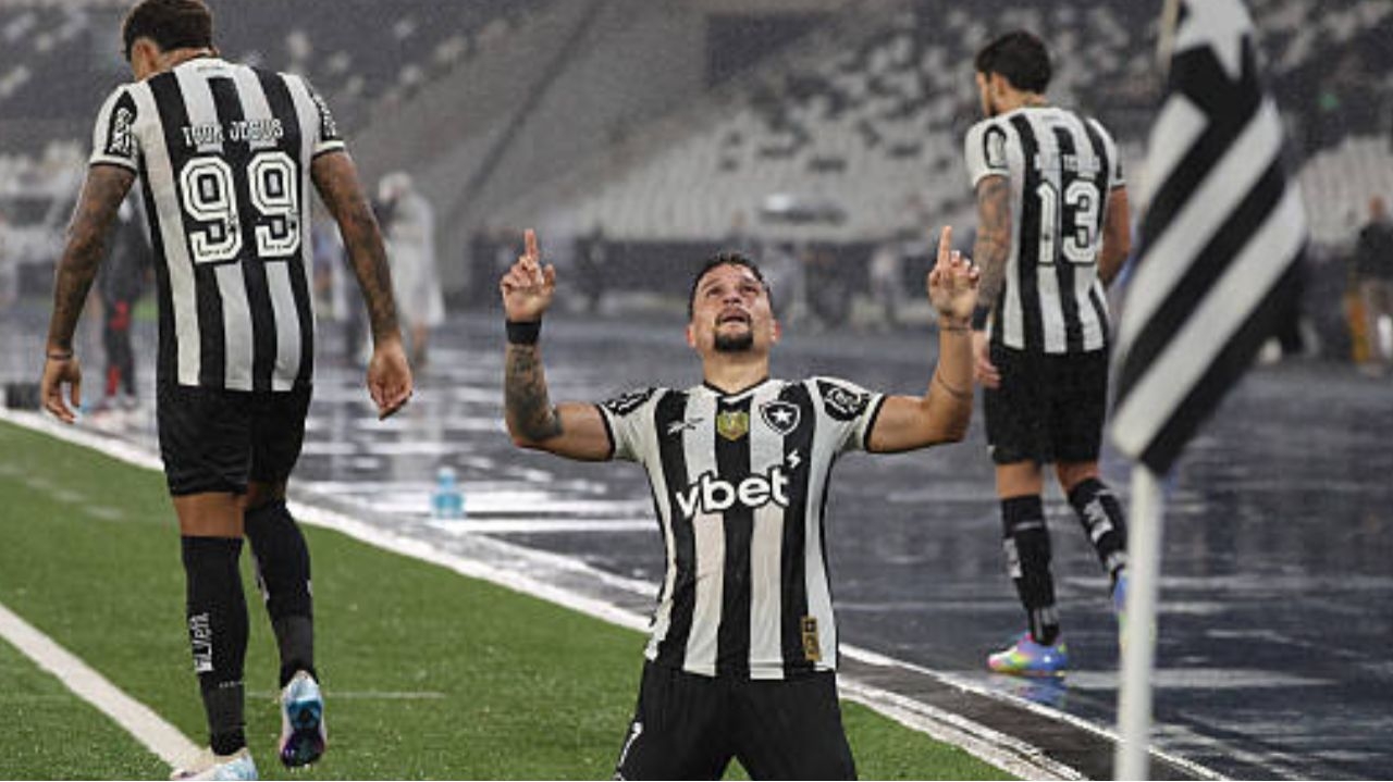 Botafogo atropela o Inter e ganha moral para a Libertadores