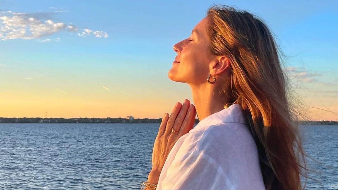 Gisele Bündchen publica foto com seu terceiro filho