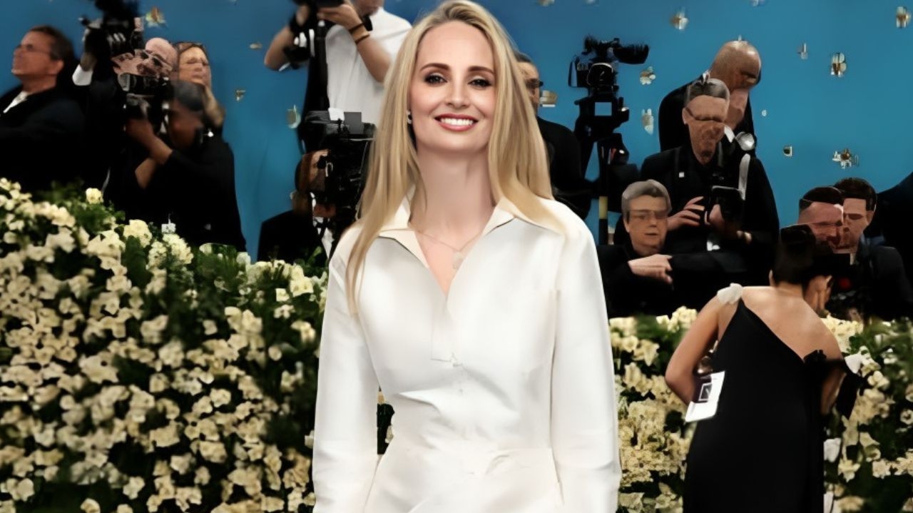 Confira opções de camisa branca no estilo Met Gala para usar de inspiração em looks corporativo