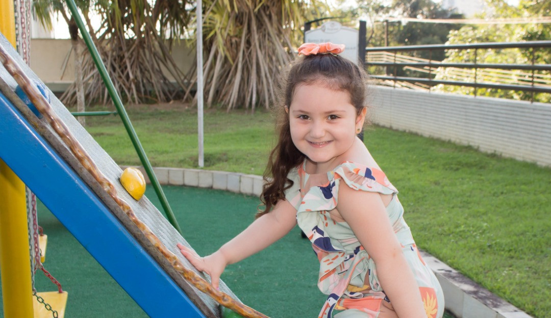 Evelyn Frota bate recorde ao se tornar a miss brasileira mais jovem da história
