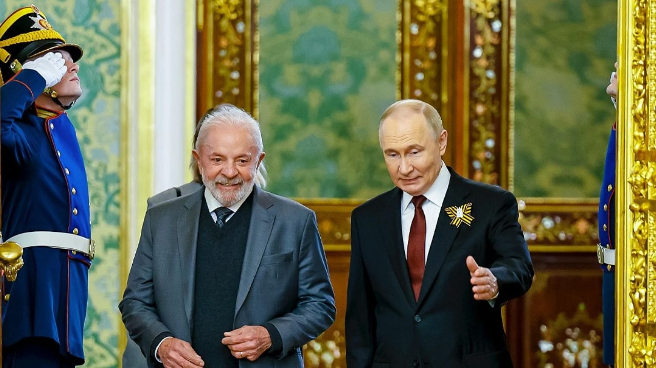 Presidente Lula afirma ter feito ligação para Vladimir Putin e solicitado o fim da guerra na Ucrânia