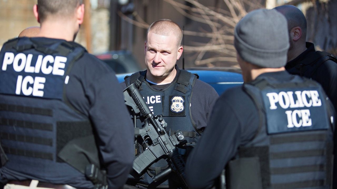 Brasileiro assume culpa por venda de documentos falsos e reentrada ilegal nos EUA