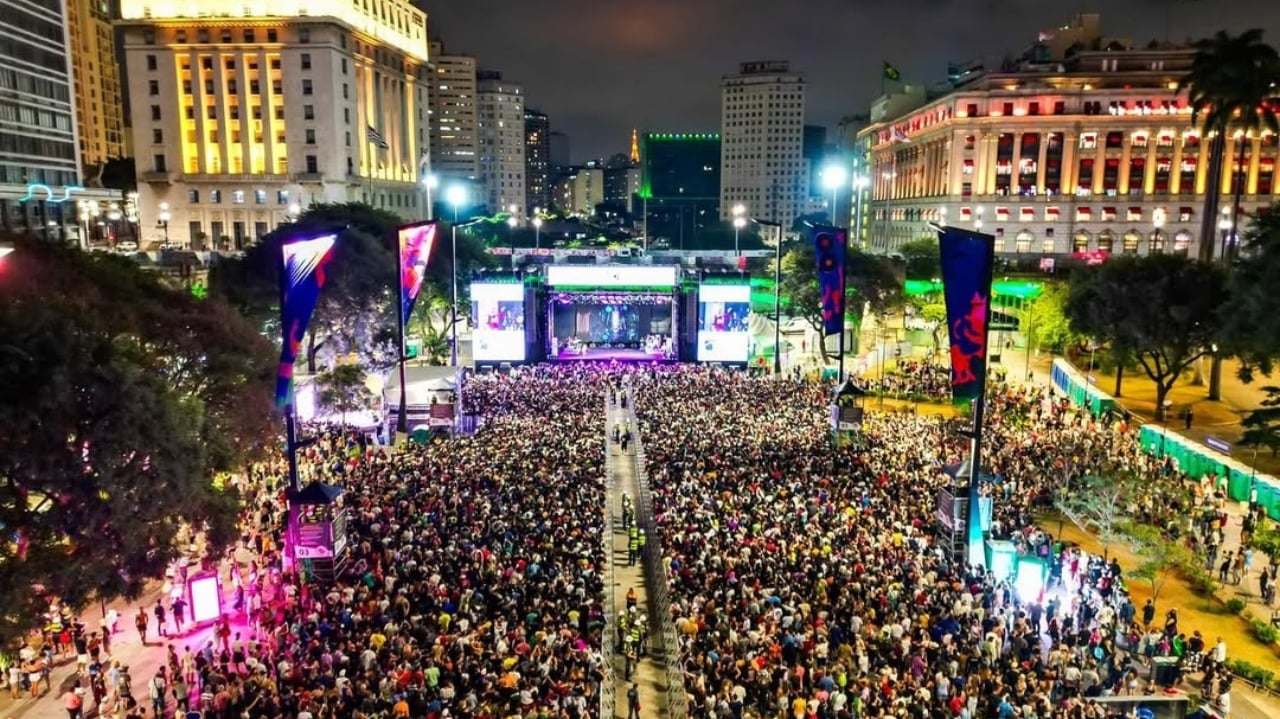 São Paulo celebra 20 anos da Virada Cultural com shows e arte por toda a cidade