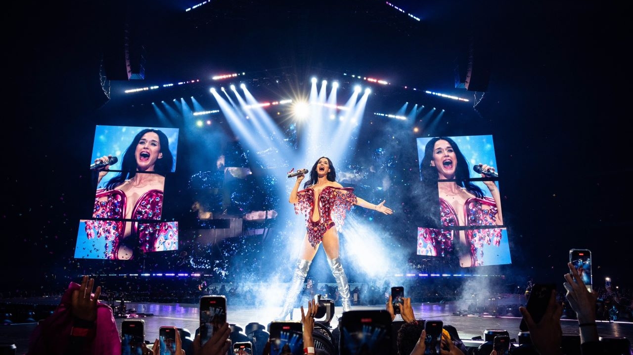 Katy Perry desbanca a queridinha do momento Sabrina Carpenter em números no Spotify