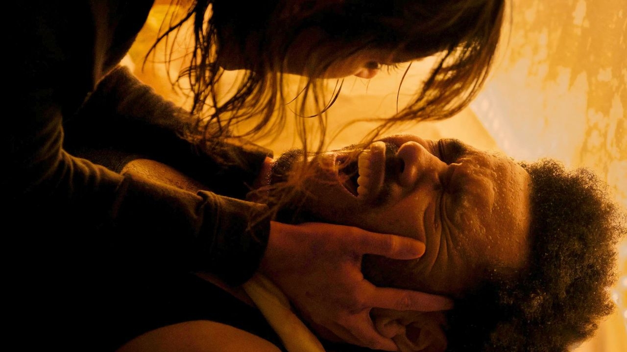 [Crítica] “Hurry Up Tomorrow: Além dos Holofotes” é um passeio psicodélico pela mente de The Weeknd