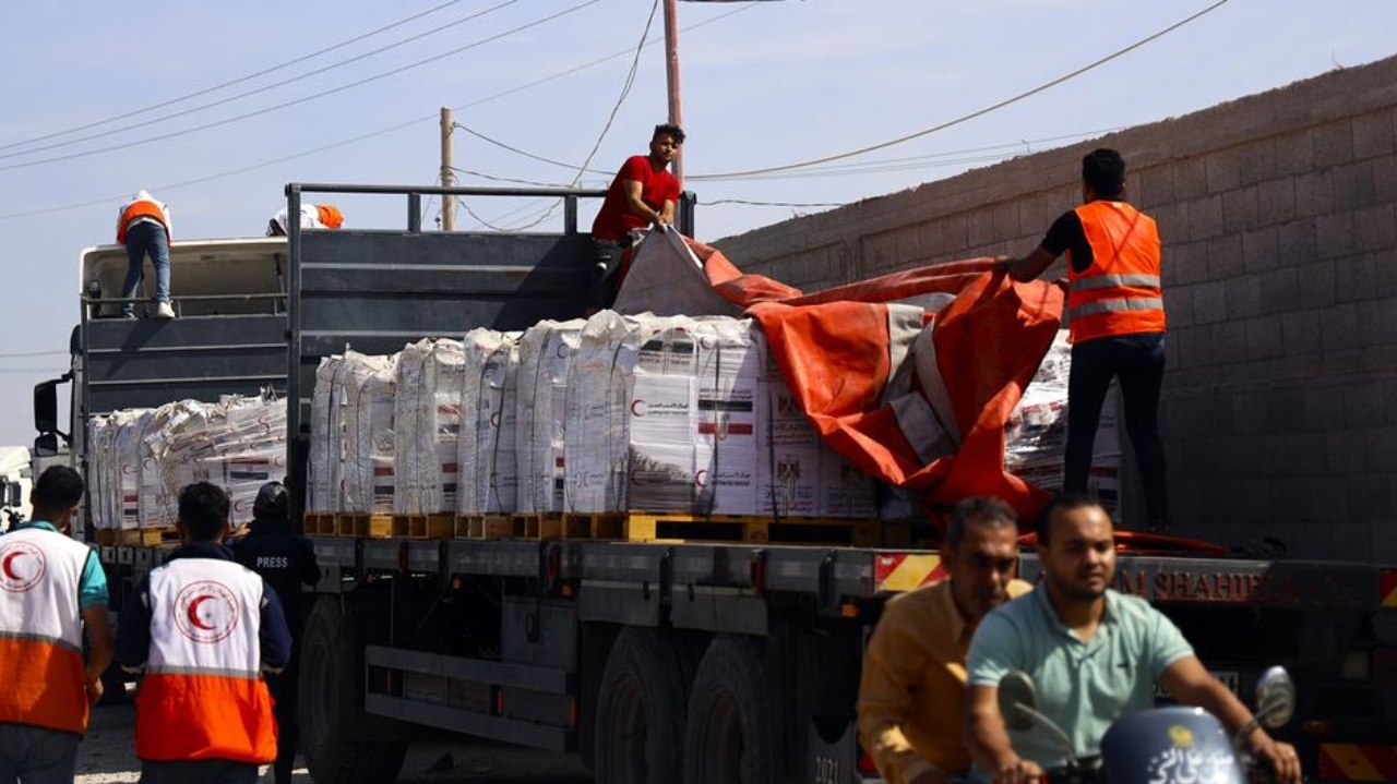 Israel autoriza a entrada de 100 caminhões com ajuda humanitária em Gaza