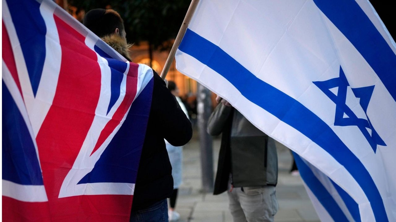 Reino Unido interrompe acordo com Israel e convoca embaixadora por crise em Gaza
