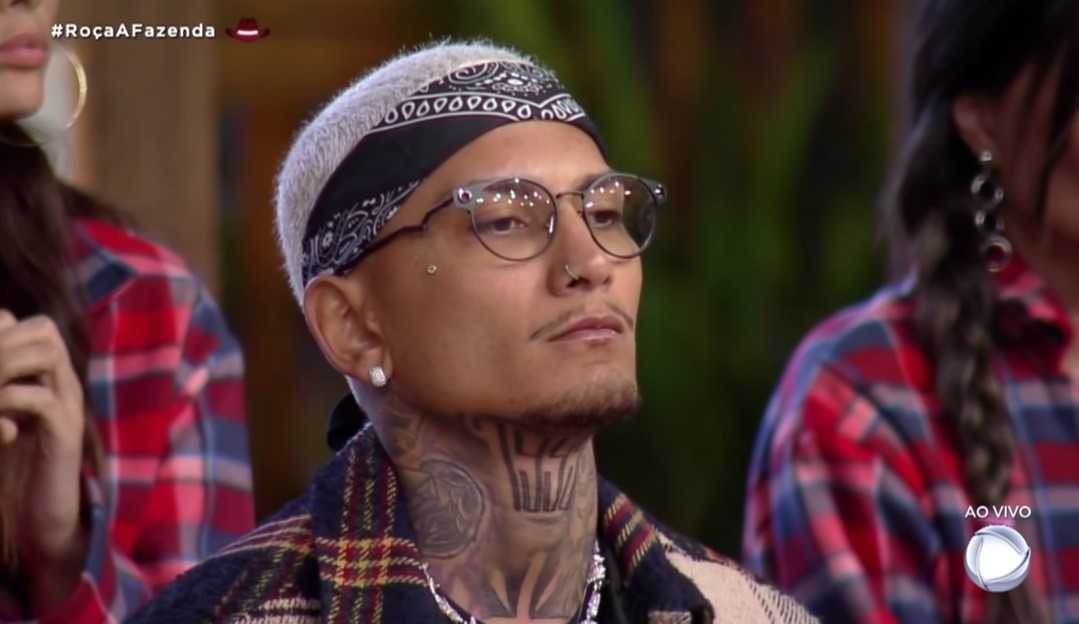 Dynho Alves chora ao fazer as malas de Medrado em “/A Fazenda 13″/