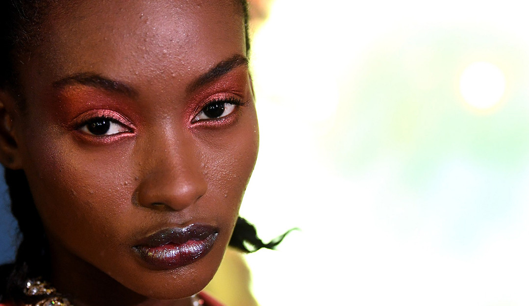 Fique por dentro das tendências de beleza da semana de moda de Londres